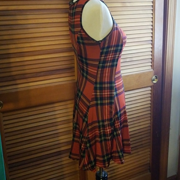 Asymmetrical Plaid Skater Dress - Picture 2 of 3